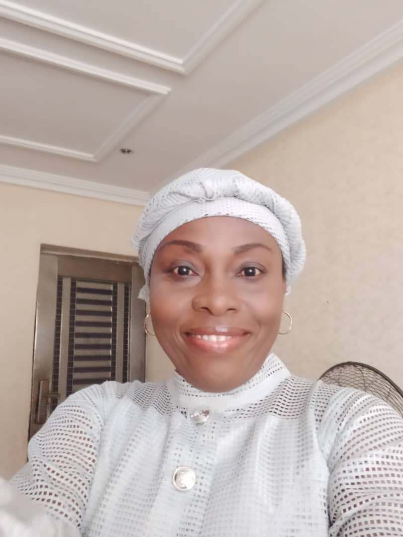 Miss Linda Ngbeken
